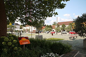 Leobersdorf, Blick über den neu gestalteten Hauptplatz