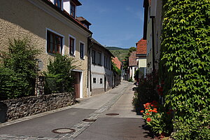 Joching, Weinbergstraße