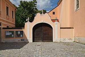 Grafenwörth, Pfarrhof, gemeinsam mit Pfarrkirche 1791 errichtet