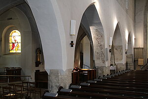 Langenlois, Pfarrkirche hl. Laurentius, Blick in das südliche Seitenschiff