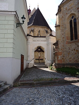 Maria Anzbach, Aufgang zur Pfarr- und Wallfahrtskirche
