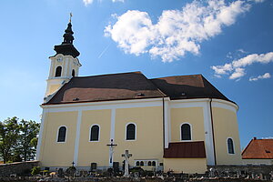 St. Leonhard am Hornerwald, Pfarrkirche hl. Leonhard, spätbarocker Saalbau, 1759 begonnen, 1777 geweiht