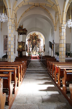 Schweiggers, Pfarrkirche hl. Ägydius, Kircheninneres, Quader- und Fugenmalerei zwischen 1430 und 1500