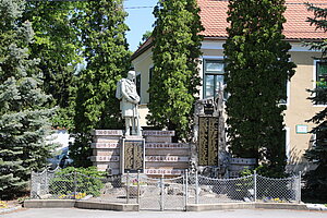 Hadres, Kriegerdenkmal auf dem Hauptplatz