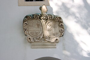 Reinprechtspölla, Pfarrkirche hl. Pankraz, Wappen Propst Berthold und Wappen Klosterneuburg