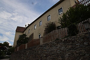 Unterranna, Ruine bzw. Umbauten der Reste des Paulinerklosters