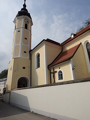 Marbach an der Donau, Pfarrkirche hl. Martin, Langhaus des 19. Jahrhunderts mit gotischem Turm