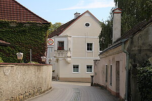 Persenbeug, Schloßstraße Nr. 6, Bürgerhaus, Brüstungsfeld 1562