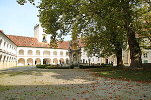 Stift Heiligenkreuz, Innerer Stiftshof