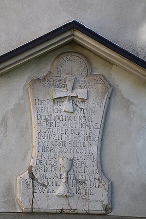 Puchberg am Schneeberg, Pfarrkirche hl. Vitus, Priestergrabstein Johann Michael Gratl, 1758