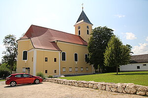 Seefeld, Pfarrkirche hl. Anna, im Kern mittelalterlicher Bau, 1726 umgebau
