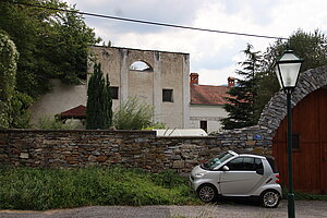 Unterranna, Ruine bzw. Umbauten der Reste des Paulinerklosters