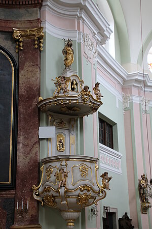 Oed-Öhling, Pfarrkirche Hll. Petrus und Paulus, spätbarocke Kanzel mit Rokoko-Elementen, um 1760, aus Wieselburg übertragen