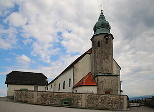 Kollmitzberg, Pfarr- und Wallfahrtskirche hl. Ottilie, Saalkirche mit barockisiertem Langhaus und spätgotischem Polygonalchor, vorgestellter Westturm, 1787/88 barocker Umbau