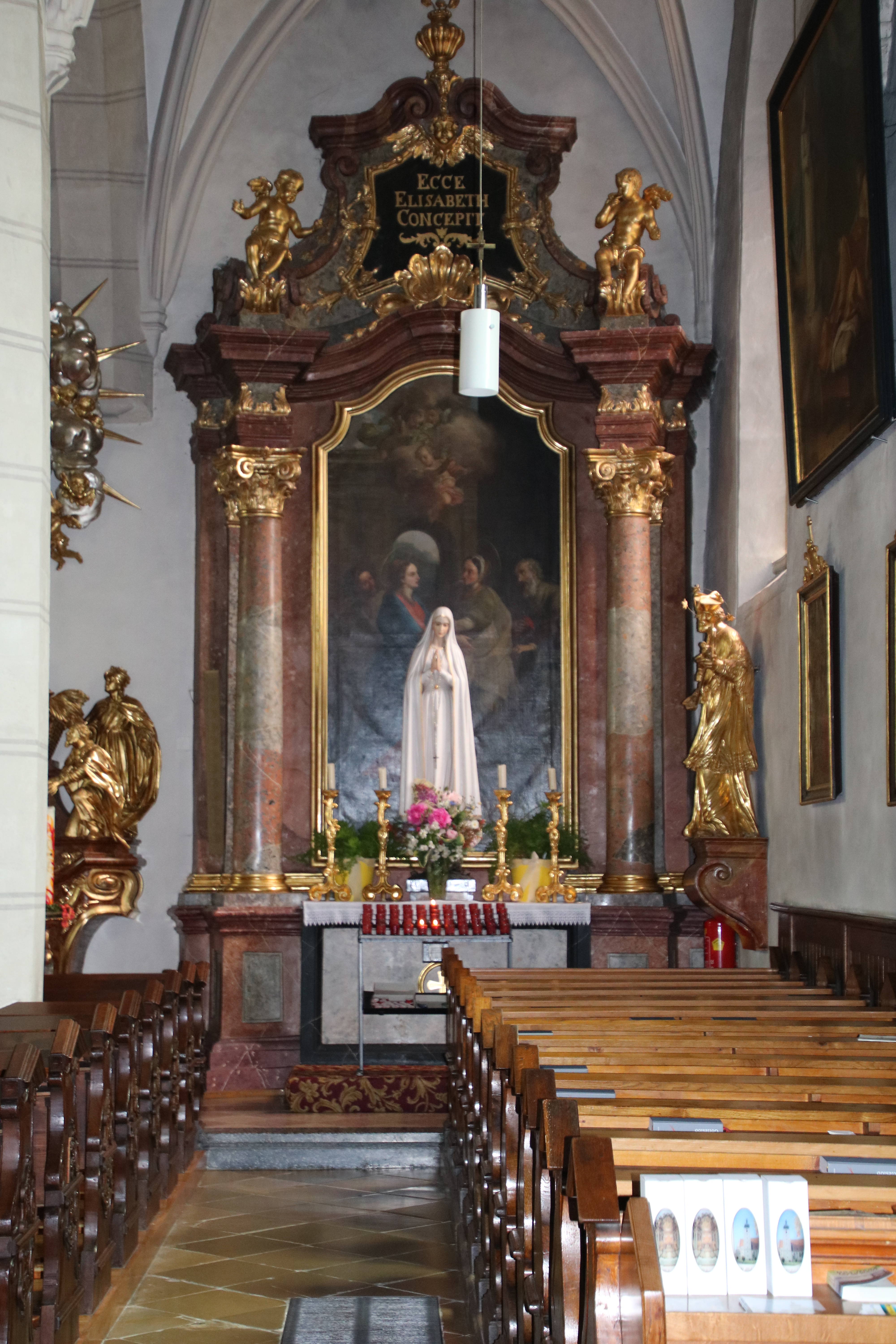 Mank, Pfarrkirche Mariä Himmelfahrt, Seitenaltar mit Heimsuchung Mariens, 1731